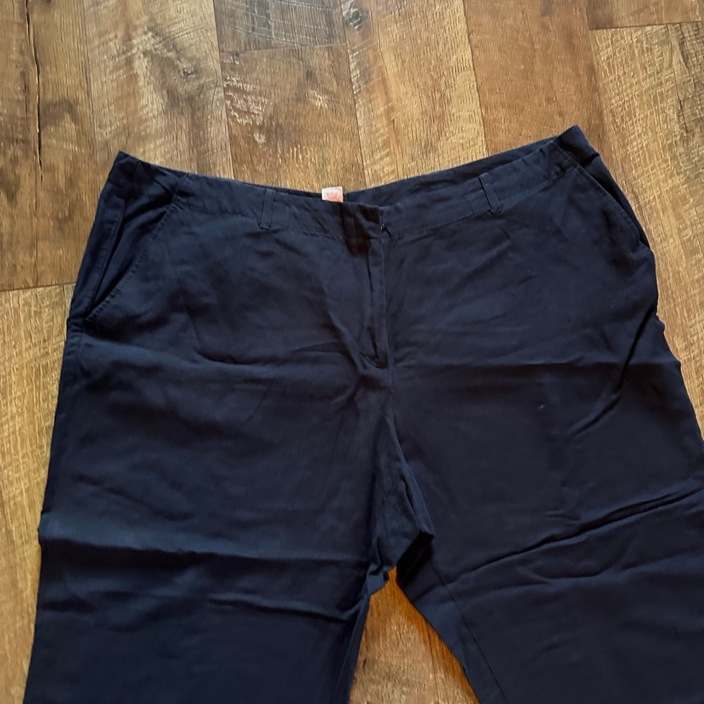 Women's Ruby Rd. Navy Capris 24W - Picture 4 of 11
